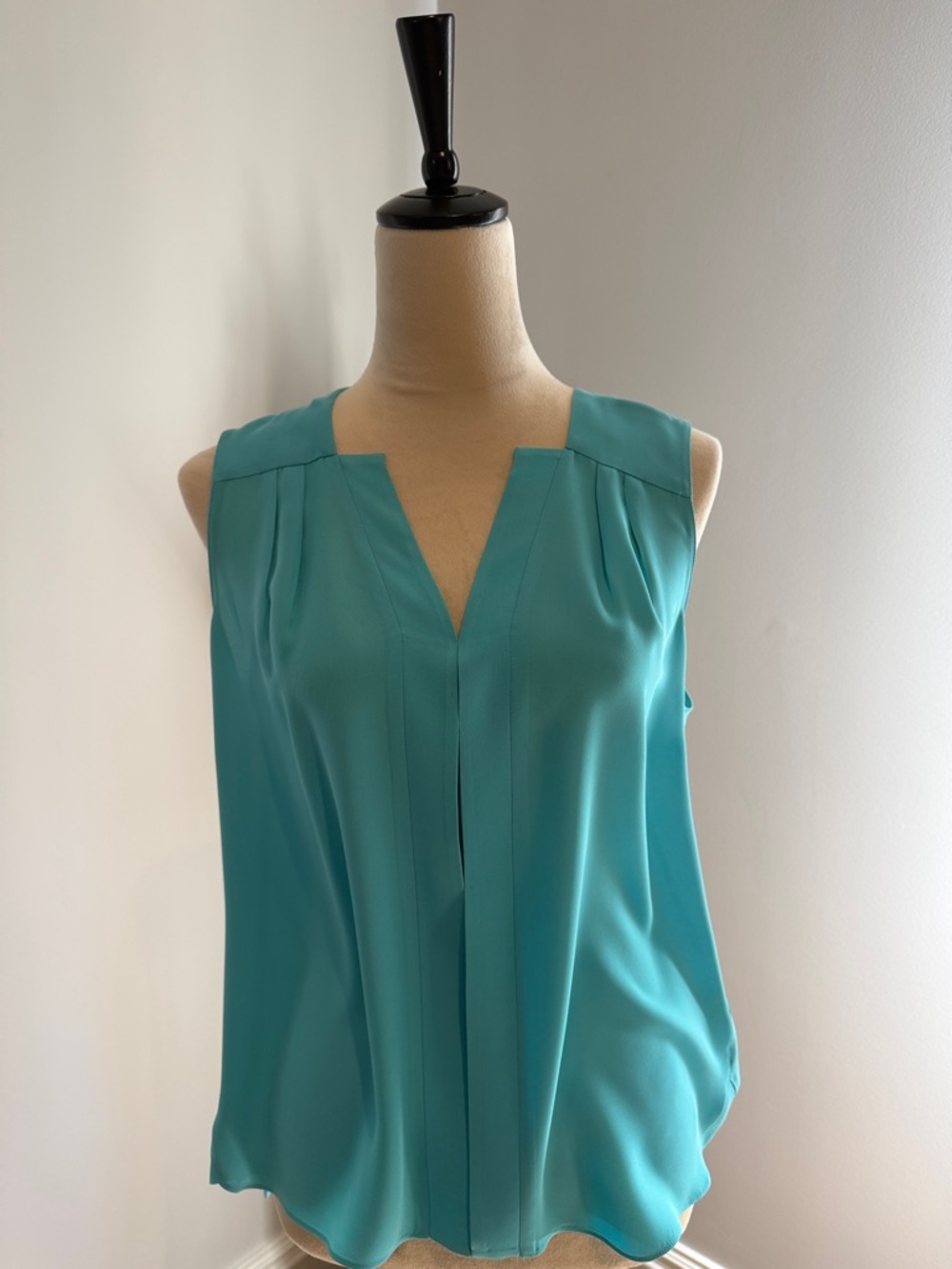 ELIE TAHARI turquoise V-Neck Camisole